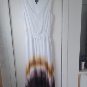 Simply Vera Wang Summer Dress, Size PM, never worn.